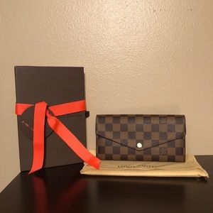 Louis Vuitton Sarah Wallet in Damier Ebene